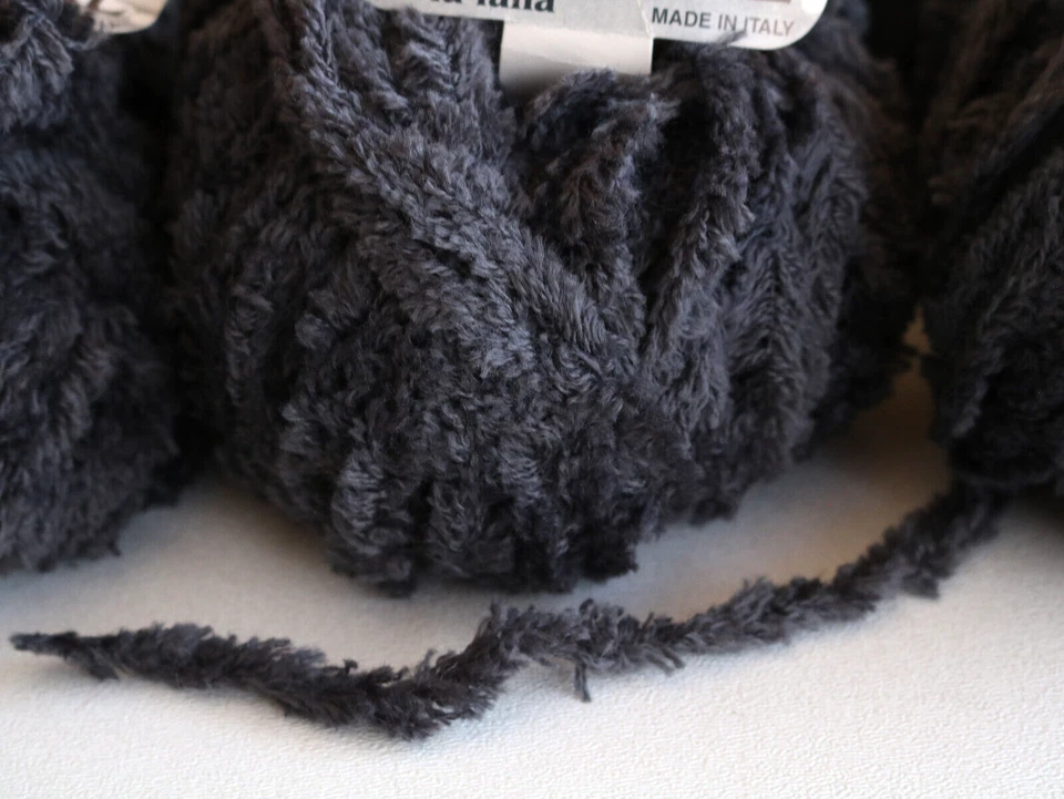 12 Mondial La Lana Yarn Gray Color 91 - 50 gram/ea Merino Wool Acrylic Nuvola - Image 4 of 4