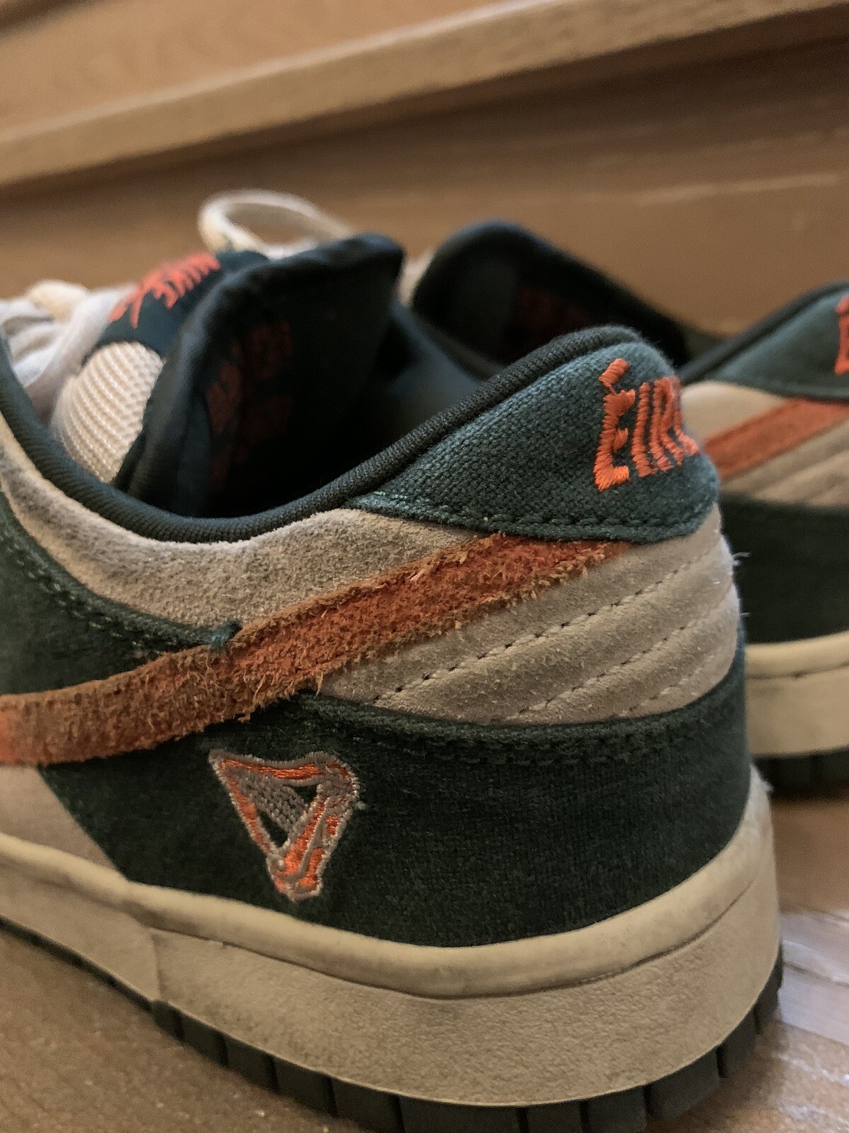 Nike Dunk Low Eire SB Size 6 M RARE VINTAGE Pre owned. image 3