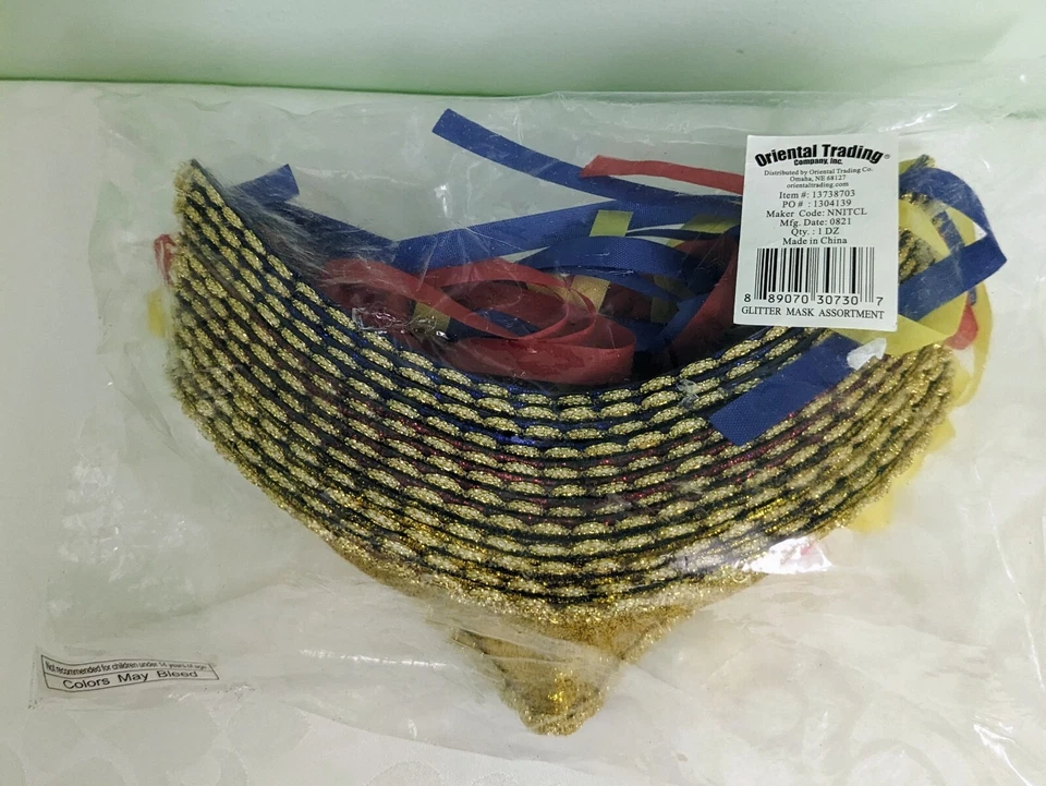 (12) Media mascarilla navideña fiesta brillo medio mascarillas: colores surtidos, 9"x3" Foto 2 de 4