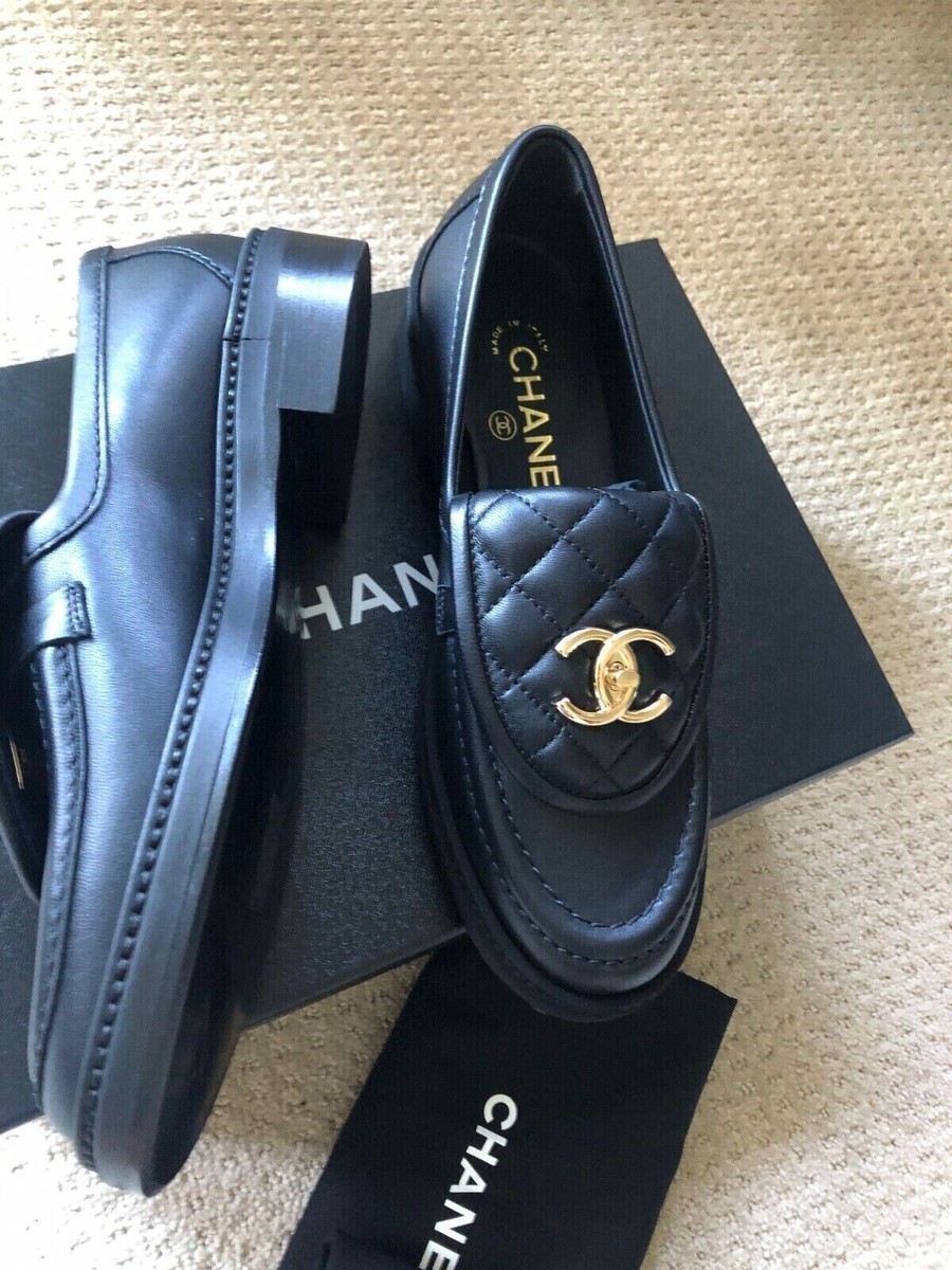 NEW CHANEL size 36.5EU Black Quilted Flap Turnlock Gold CC NEW CHANEL size 36.5EU Black Quilted Flap Turnlock Gold CC