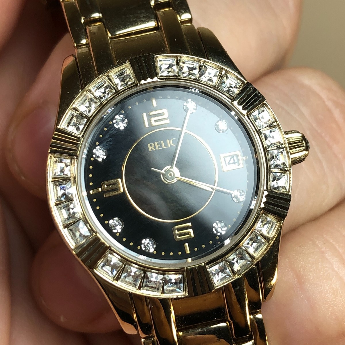 時計 roya 卓越したスポーツシック│TUDOR ROYAL M28600-0003 | HASSIN