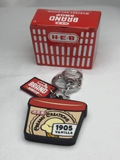 H-E-B Brand Shop Mystery Key Chain Creamy Creations 1905 Vanilla w/ Box & Insert