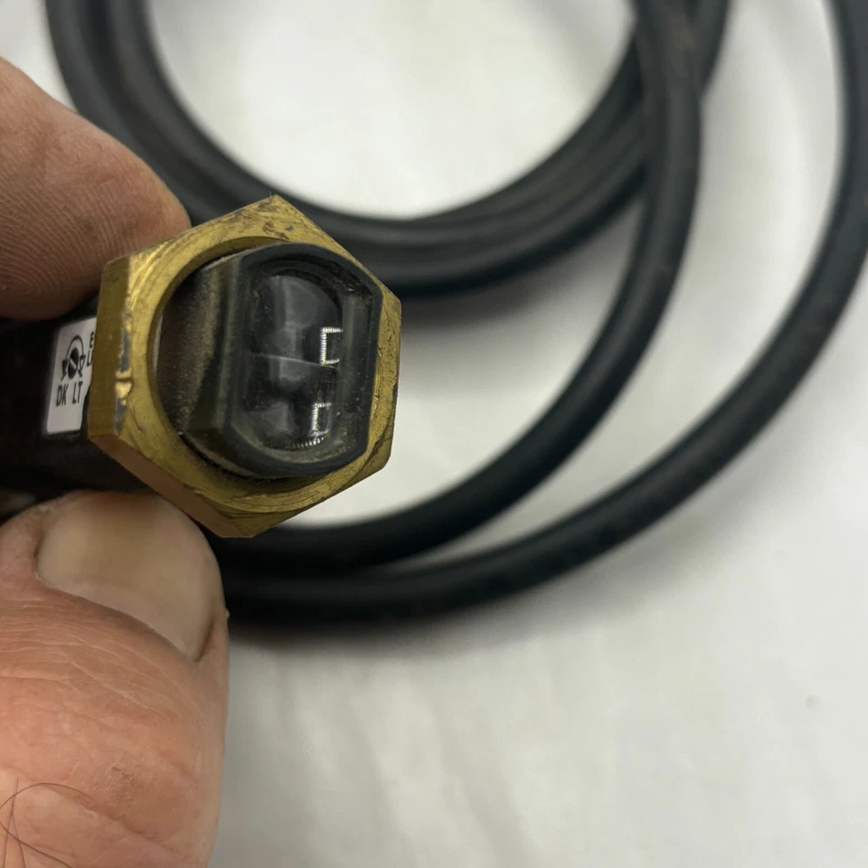 EATON CUTLER-HAMMER PART 4,015,117 IN FINE SPOT MICRO AC/DC CONNECTOR W/CABLE 🎯 - Image 3 of 4