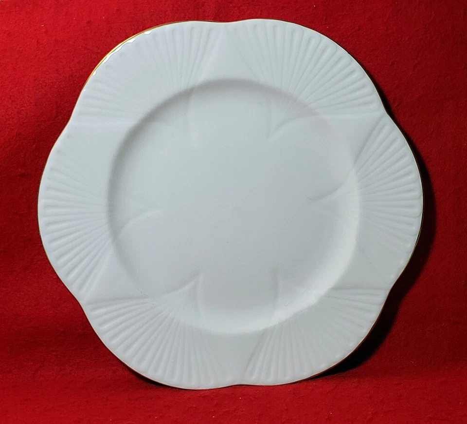 SHELLEY REGENCY DAINTY SHAPE 5-PIECE PLACE SETTING ENGLAND GOLD TRIM - Image 2 of 4