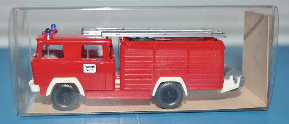 Wiking 20610 (610/37) Magirus LF 16 Fire Ladder Truck (Red) -NEW w/Box - Image 2 of 4