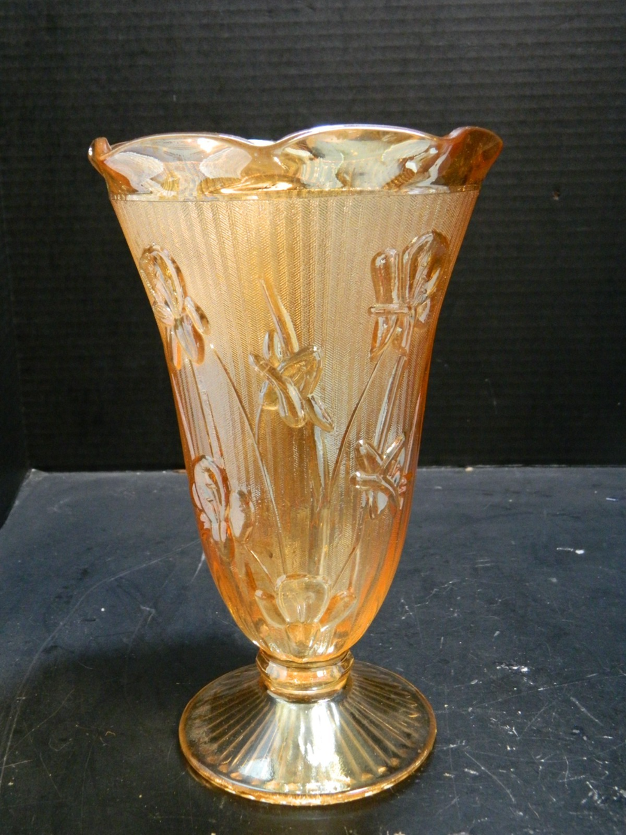 Vintage Jeanette Carnival Glass Iris Herringbone Vase 9