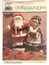 1980's Simplicity Mr. and Mrs. Santa Claus Dolls Pattern 7067 UNCUT