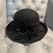 Betmar New York Women's 100 Wool Retro Cloche Brim Feather  Hat Black OS