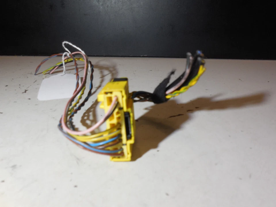 V23540-M5310 -Y40 Wiring Connector Plug 08-14 Mercedes Benz W221 S550 S450 S600 - Image 4 of 4