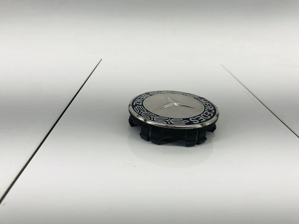 14-17 MERCEDES BENZ CLA250 LLANTA RADIOS TAPA CENTRAL BUJE CAVIDAD CUBIERTA OEM Foto 2 de 4