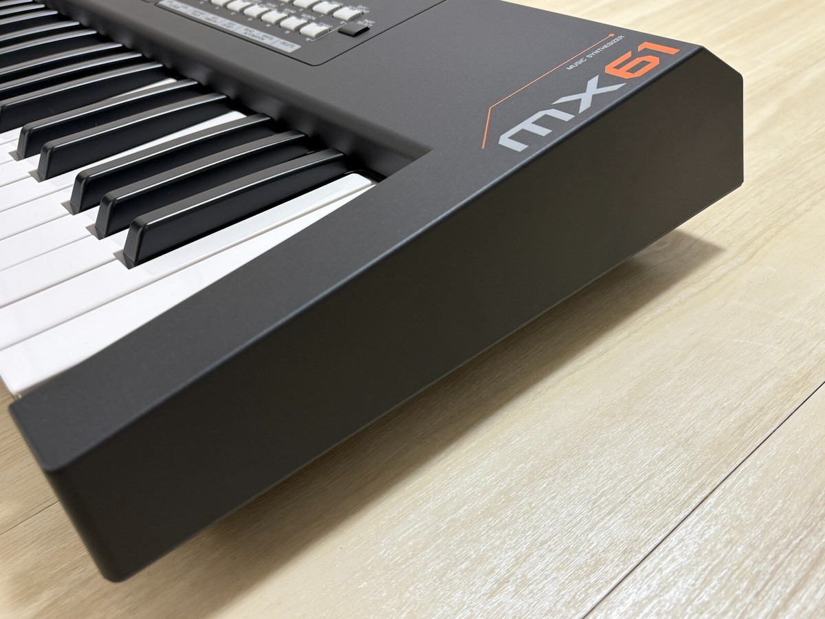 Yamaha MX61 61-Key Analog Keyboard Synthesizer with Adapter Used