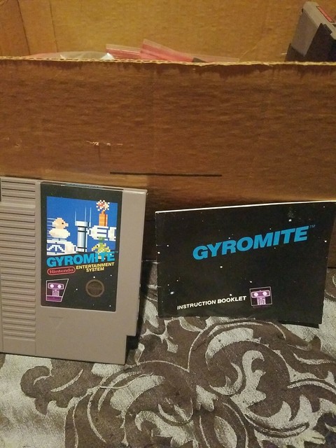 Gyromite with manual (Nintendo Entertainment System, 1985)