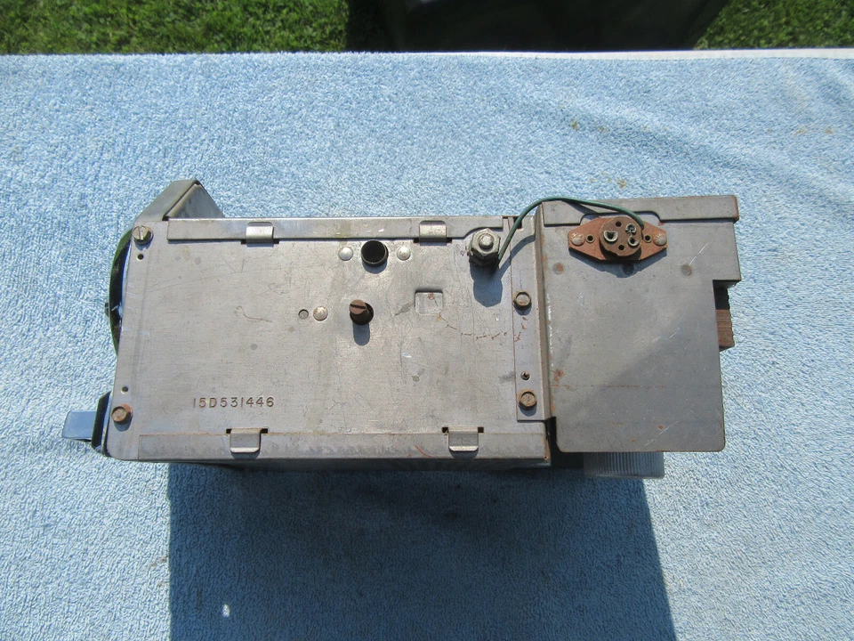 Radio de tablero Ford Car Crown Victoria 1955 con perillas cromadas Foto 4 de 4