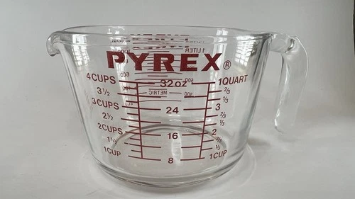 Vintage PYREX 532 Measuring Cup 4 Cup All CAPS Red Lettering Glass USA, B 19