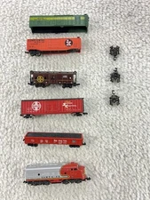 Lot of Model Trains Lima Italy Train Cars Burlington Santa Fe F7-A Diesel Loco