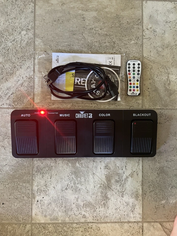 Sistema de iluminación 4 en 1 Chauvet DJ GigBAR 2 con soporte y bolsas de transporte Foto 3 de 4