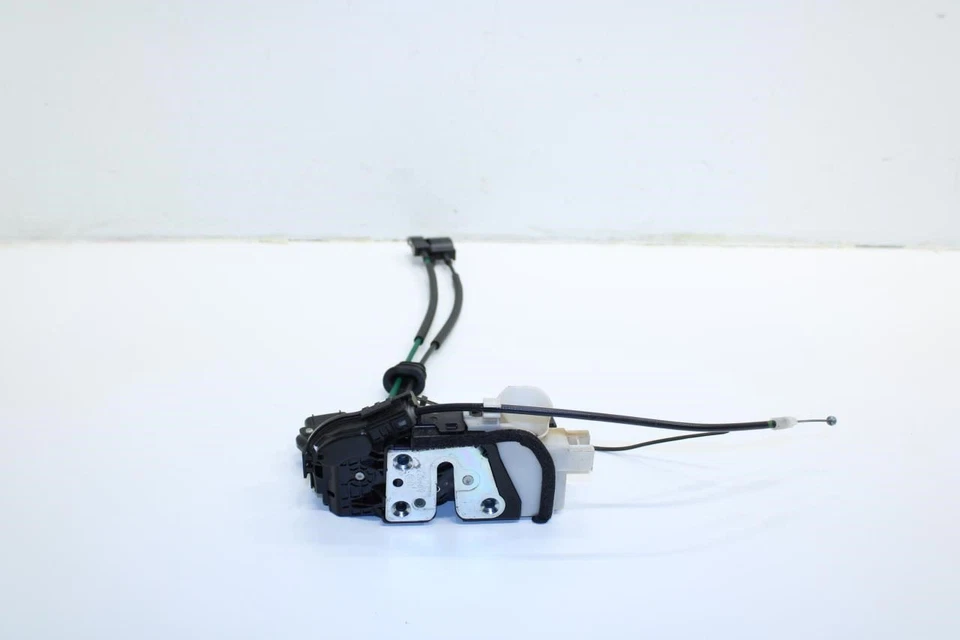 Actuador de pestillo de cerradura de puerta delantera izquierda Kia Sorento 2009-2015 81310-2P000 OEM Foto 3 de 4