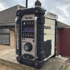 MAKITA DMR104 BLUE 18v/240v DAB radio - UPGRADED TO BLUETOOTH  CONNECTIVITY cond