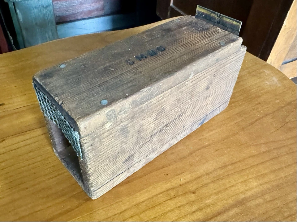 ANTIQUE MOUSETRAP Wood Primitive Homemade Old Cheese Box And Sign - Image 3 of 4