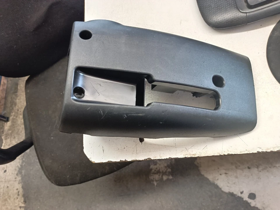 2008-2009 08-09 Pontiac G8 columna de dirección moldura superior e inferior 92191313 92191312 Foto 3 de 4