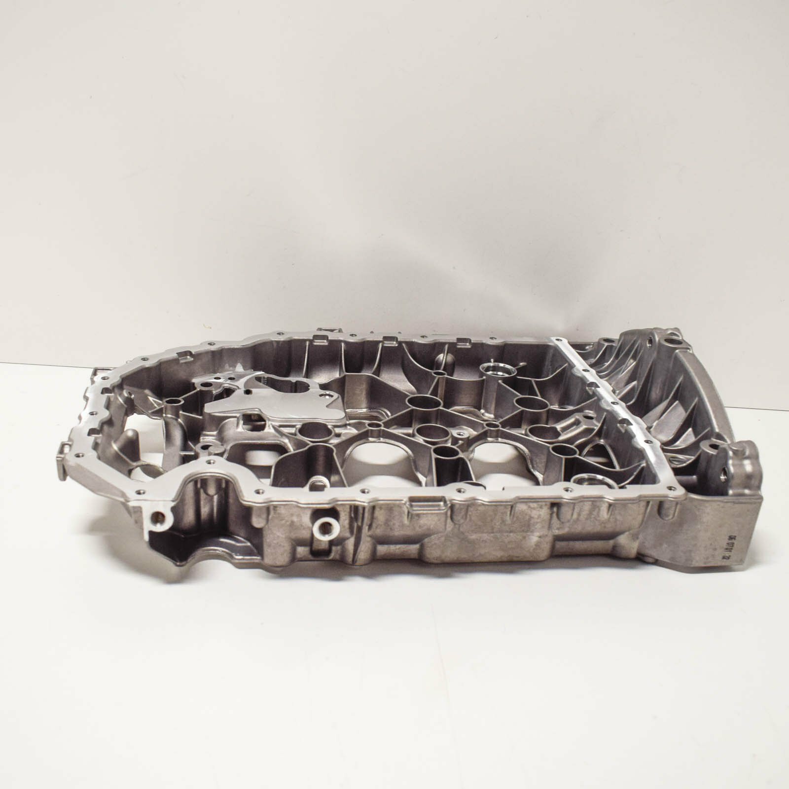 NEW VW GOLF R MK7 ENGINE UPPER OIL PAN 06K103603BL OEM | eBay