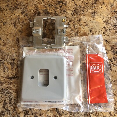 MK K3491 ALM Metalclad Plus 1 Modul Schalterplatte + Mk K3701 Gitterrahmen