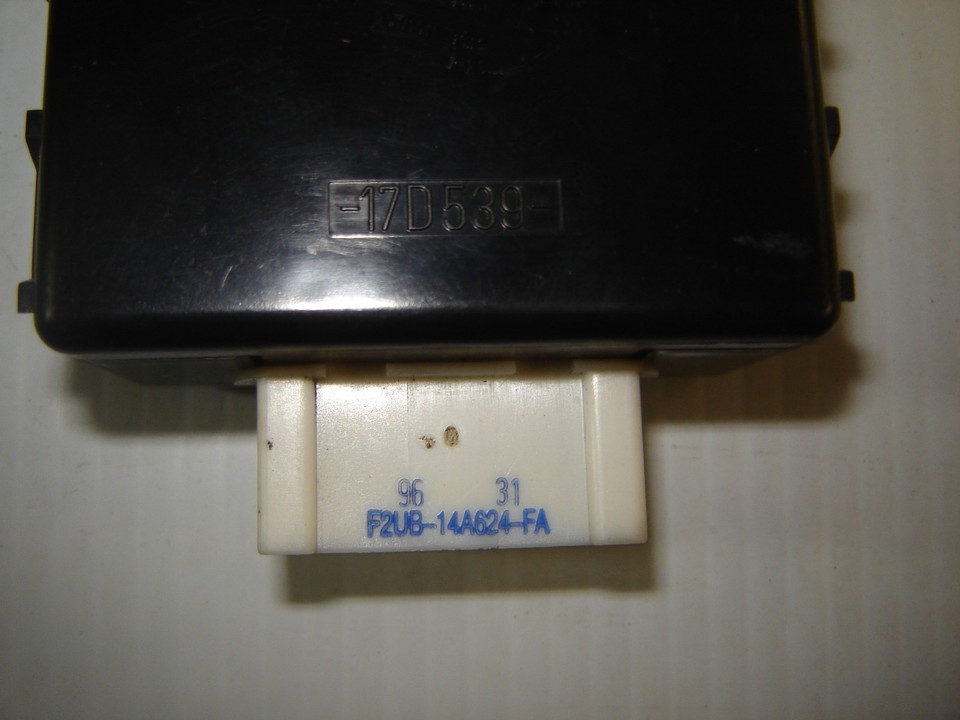 92-96 Ford F150 F250 Bronco Aerostar Windshield Wiper Module F4TF ...