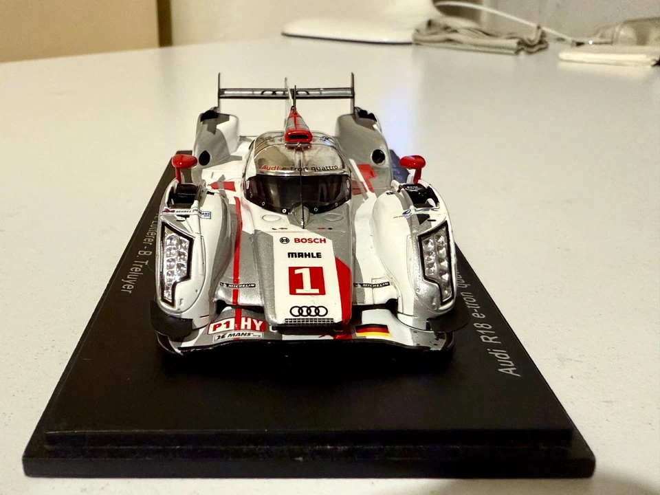 SPARK MODELS 43LM12 AUDI R18 E-TRON QUATTRO WINNER LE MANS 2012 1/43 - Immagine 4 di 4
