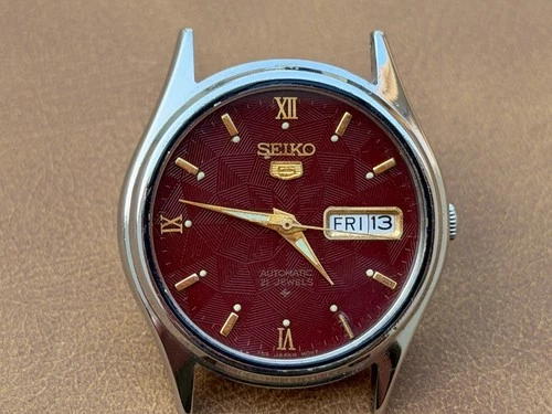 Vintage Seiko 5 Automatic 21 Jewels Red Dial Japan Made Spares/Repair (520)