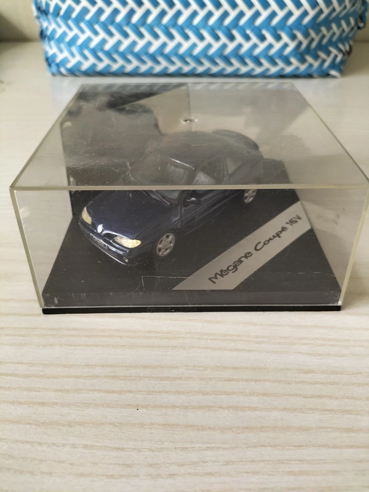 Modellino Auto Scala 1:43 Renault Megane Coupe 16V diecast modellismo statico - Immagine 3 di 3