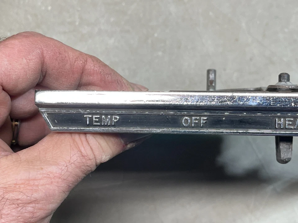 Dodge Charger 1968 control de calefacción sin aire acondicionado 68 solo un bonito cromo pero necesita TLC Foto 2 de 4