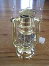 Hurricane Classics Gold Tone Lantern Tinsel w Battery Pack Decoration