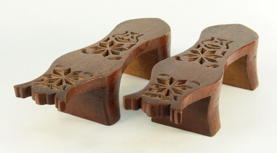 ! Zuecos de baño antiguos balineses de madera tallada para damas zapatillas Nalin Takunya Foto 4 de 4