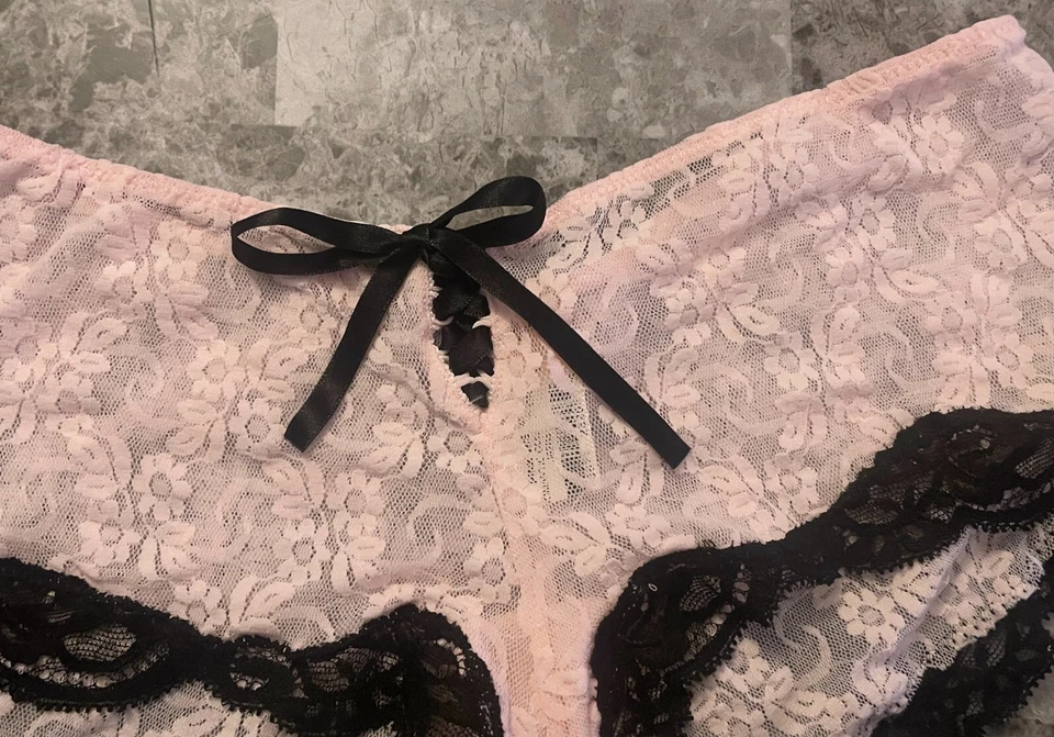 BRAGAS HIPSTER RARAS NUEVAS CON ETIQUETAS DELICADAS TALLA 6 ROSA NEGRO FLORAL CON CORDONES CINTA LAZO Foto 2 de 4