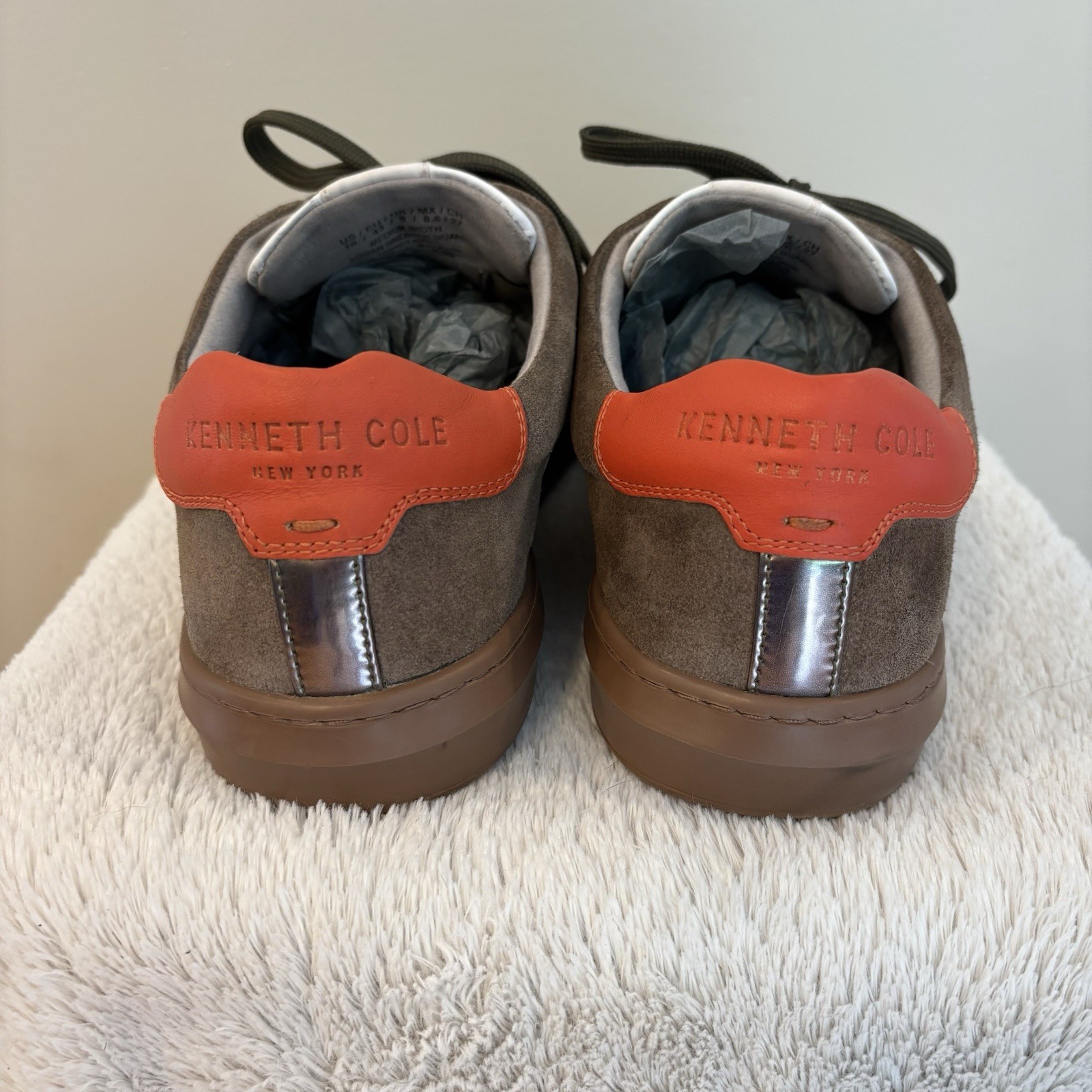 Kenneth Cole Men’s Awearness Suede Logan Guard Low Top Sneaker Size 10