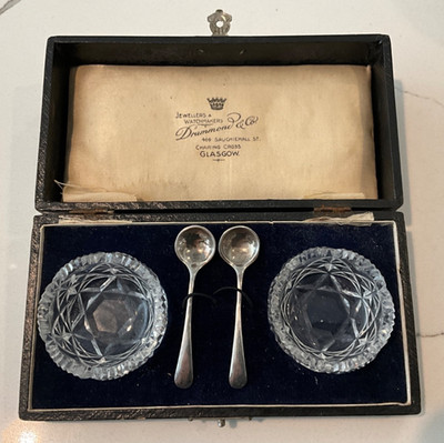 Vintage Cased Pair Glass Salt Cellars & silver-plated Spoons / Drummond & Co