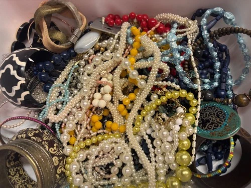 Vintage Modern Costume Jewelry Junk Lot Wearable 16lbs 3oz (4)