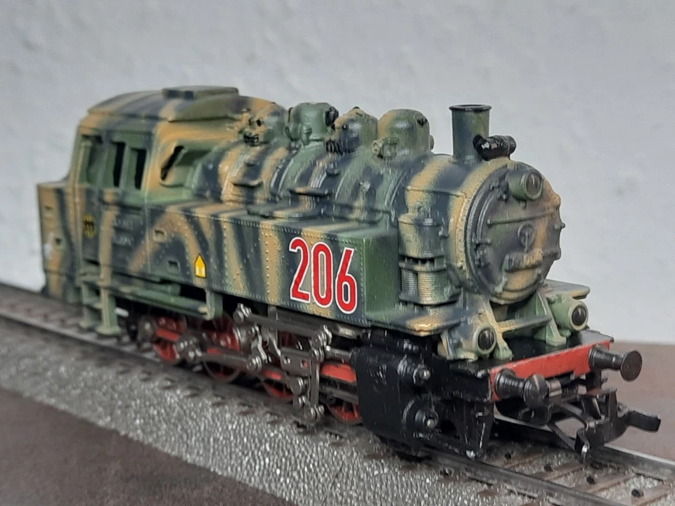 Märklin/AMM-UNIKAT H0 Dampflok BR. 81 der Deutsche Reichsbahn in Tarnfarbe  - Bild 4 von 4