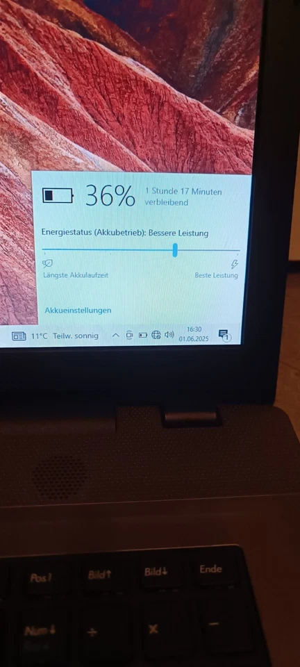 Medion Akoya E7416 - Core i5 - 1TB HDD - Windows 10 - 17 Zoll Notebook Laptop - Bild 3 von 4