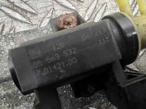 Opel Vectra C 2007 110kW Turbolader Druckwandler Magnetventil 55563532 BEN12513