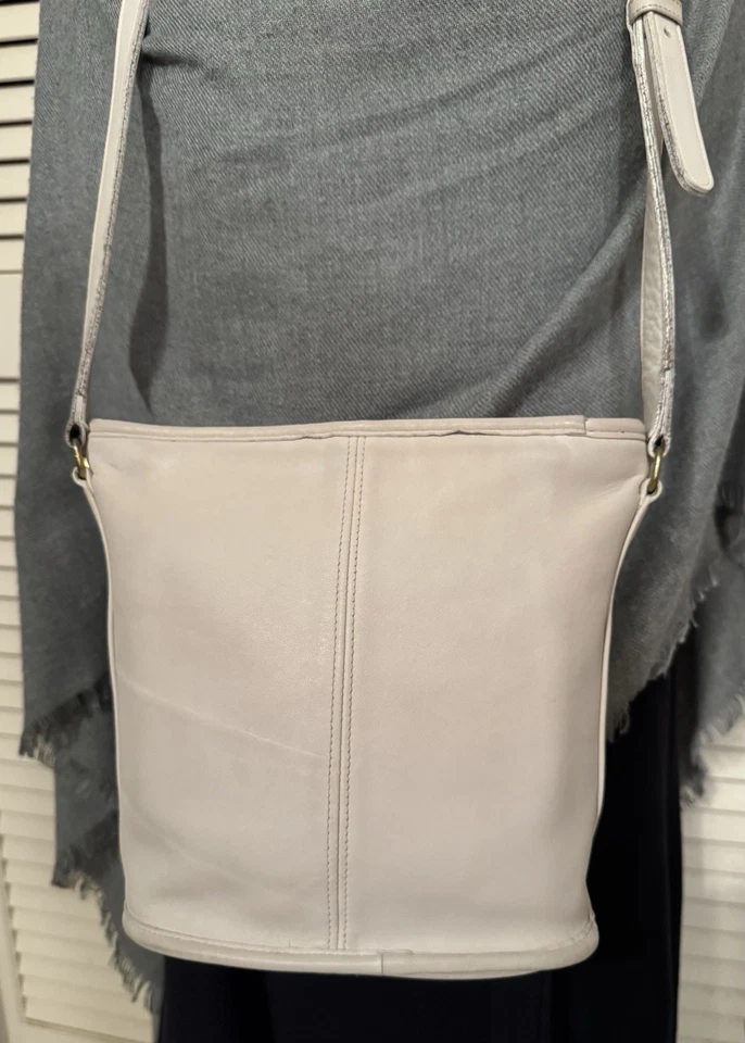 COACH Vintage Rare Color (Bone) Small Bucket Bag -pre-1994 - Image 3 of 4