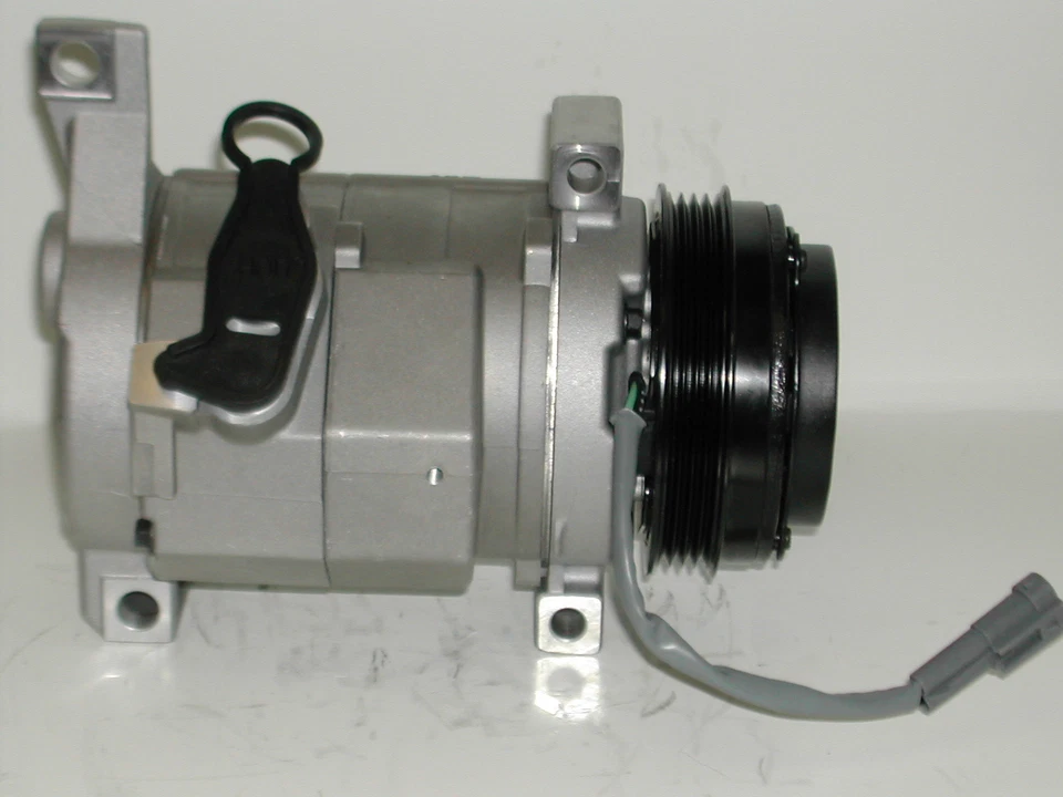 Compresor de aire acondicionado nuevo para Chevrolet Silverado Express Suburban 2002-2012 Foto 4 de 4