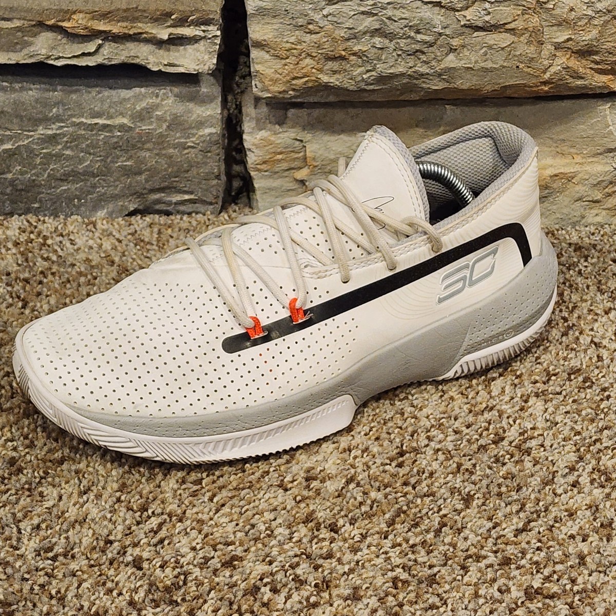 Under Armour Men Sc 3zer0 III 3022048-100 White Basketball Shoes