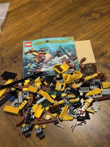 LEGO 7776 Aqua Raiders Special Edition Shipwreck COMPLETE w/ minifigs and manual