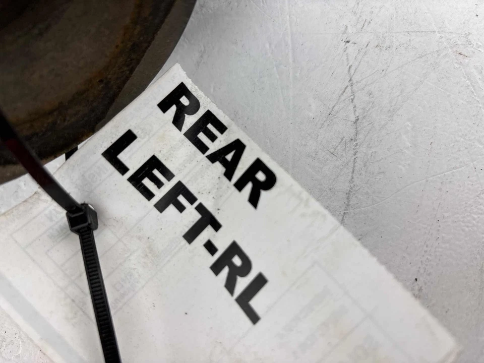 Оригинальная задняя левосторонняя пружина пружины подвески для Chevrolet Tahoe 2015–2020 годов выпуска - Изображение 4 из 4