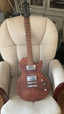 Epiphone Les Paul Solid Body Electric Guitar Brown 6-String 22 Frets RH