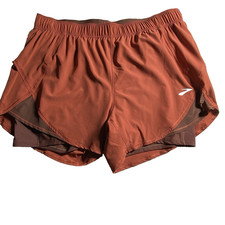 Brooks Woman Size Medium Copper Run Raisin Chaser 2 in1 5" Shorts Recycled Fabri