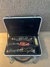 Selmer SCL201N Bb Student Clarinet; with Carrying Case,Mouthpiece