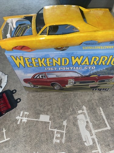 Skill 3 Model Kit 1967 Pontiac GTO "Weekend Warrior" 3 in 1 Kit 1/25 Scale Mode - Picture 2 of 11