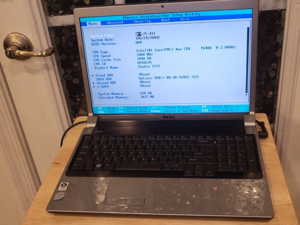 873 - Computador portátil Dell Studio 1737 PP31L - PARA PEÇAS / COMO ESTÁ - Imagem 3 de 4